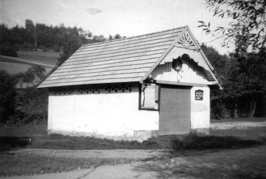 První hasičská zbrojnice v roce 1925